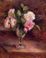 roses dans un verre 1877 Camille Pissarro Fleurs impressionnistes
